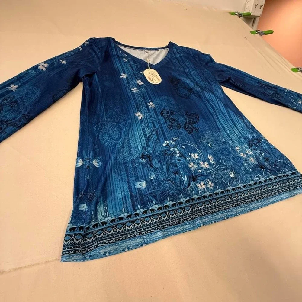 Women's Blue Floral V-Neck Long Sleeve Top - Picture 3 of 5
